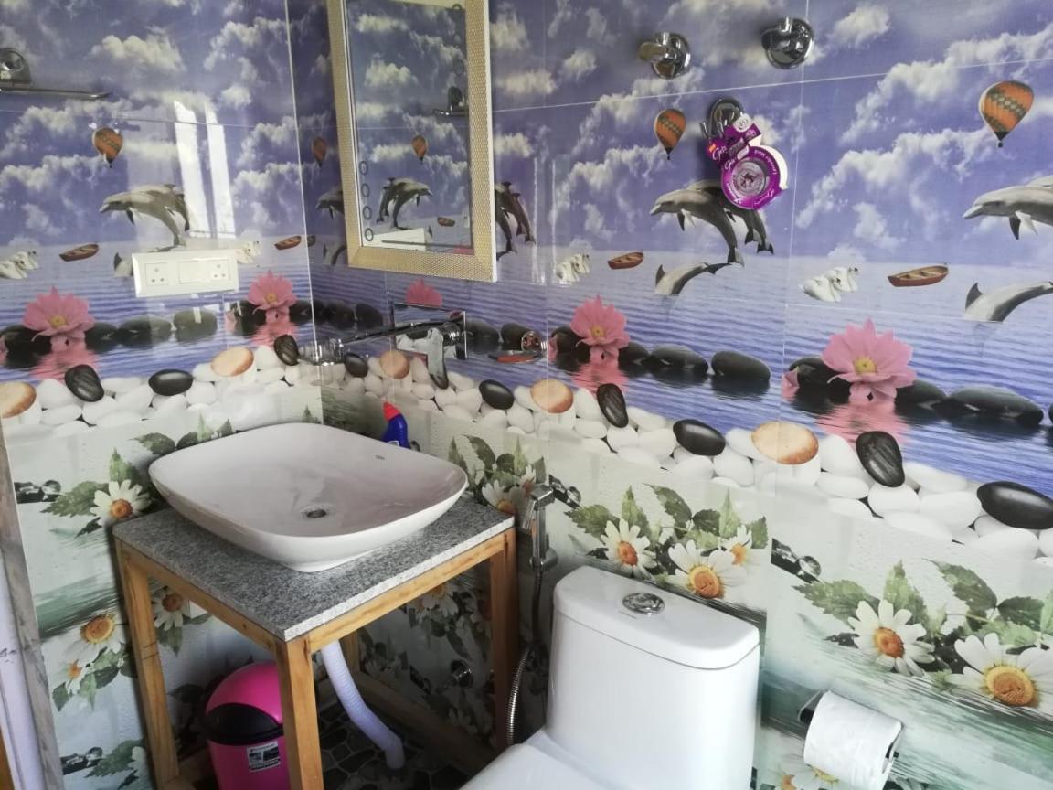 Sernang Homestay ハンダル エクステリア 写真