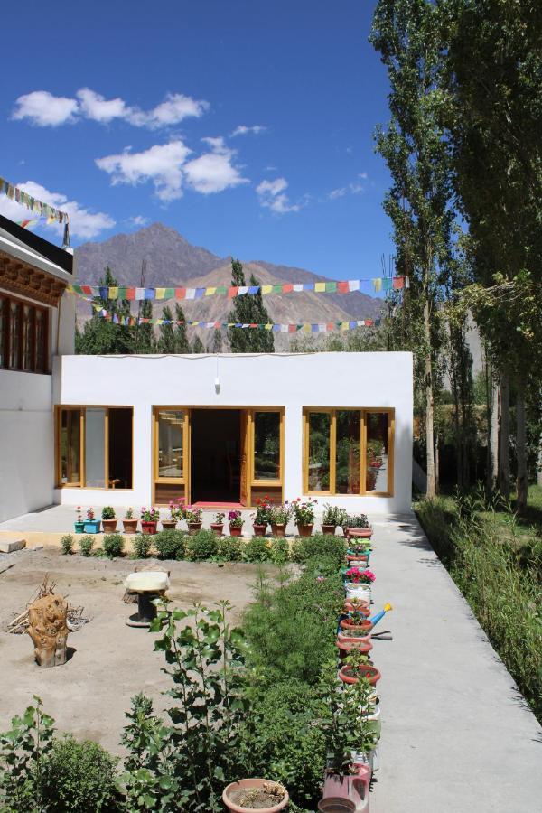 Sernang Homestay ハンダル エクステリア 写真